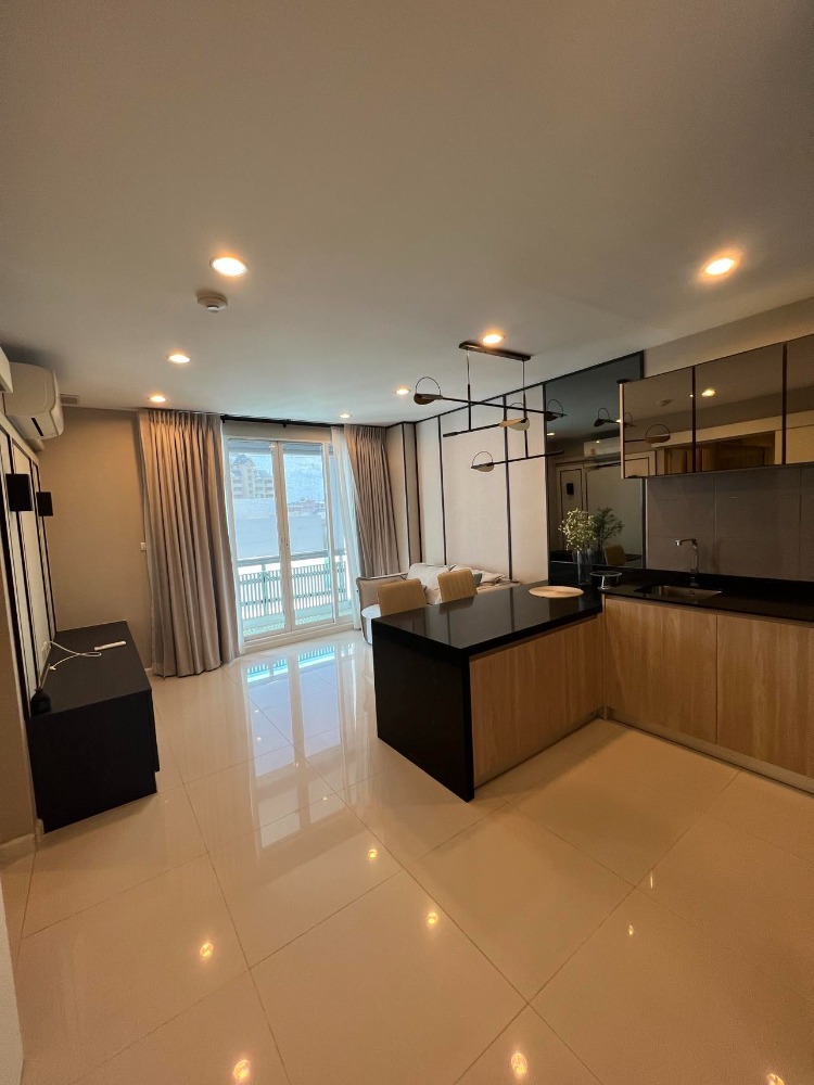 For RentCondoSilom, Saladaeng, Bangrak : Condo for rent | The Surawong | No. 156/51, 8th floor, size 47 sq m. 1 Bedroom