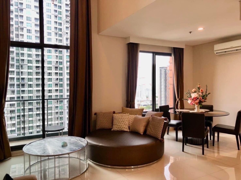 For RentCondoRama9, Petchburi, RCA : For rent: Duplex room 80 sq m. (corner room) Condo Villa Asoke Villa Asoke / 1 bedroom - 2 bathrooms
