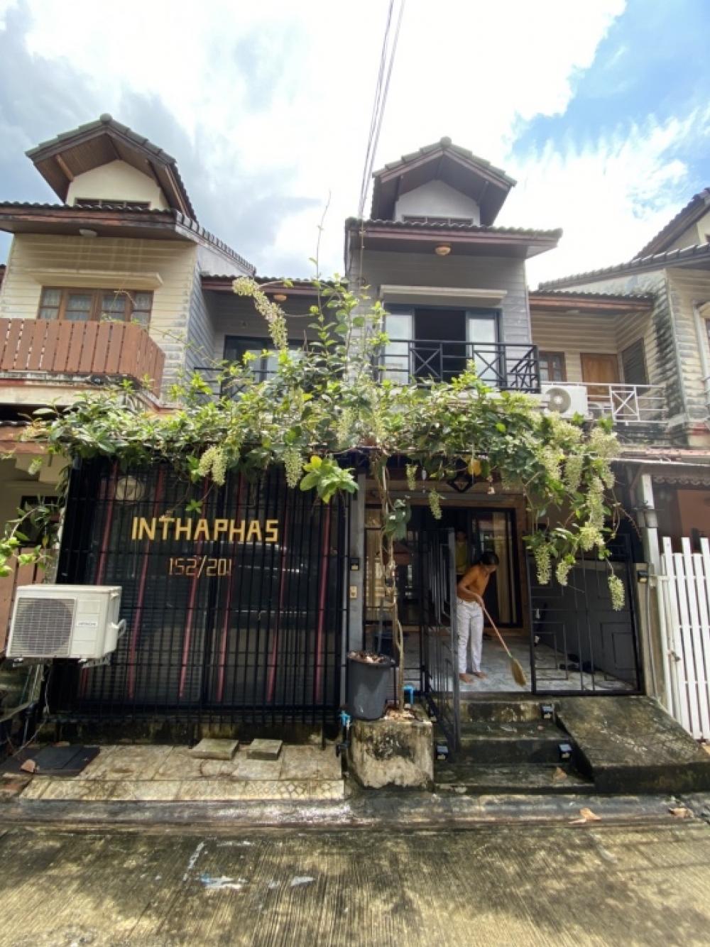 ให้เช่าทาวน์โฮมเกษตร นวมินทร์ ลาดปลาเค้า : หมู่บ้าน เอื้อประชา ซอยนวลจันทร์ 56 แยก7