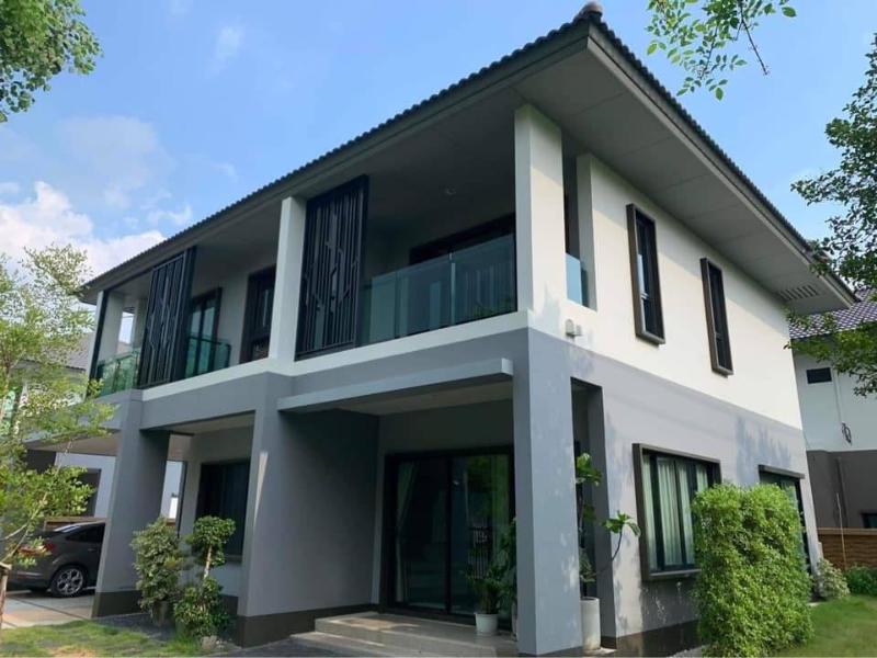 For RentHouseBangna, Bearing, Lasalle : House for rent, Burasiri Wongwaen-On Nut, 4 bedrooms, 106 sq m.