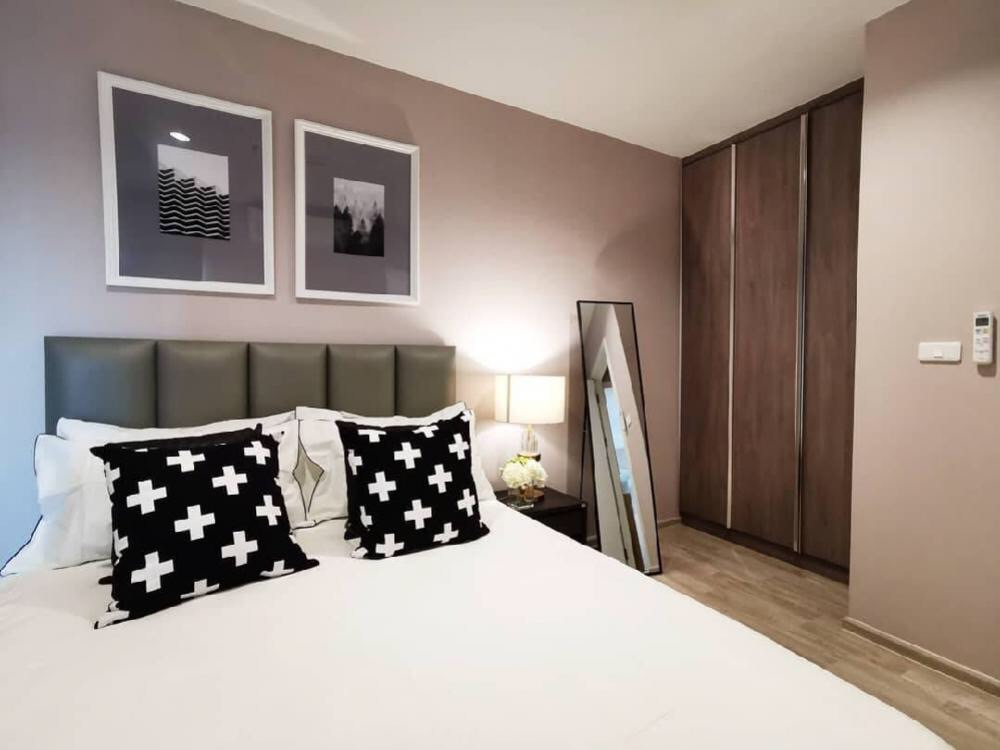 ให้เช่าคอนโดพระราม 9 เพชรบุรีตัดใหม่ RCA : PAR152 พลัม รามคำแหง สเตชั่น 2นอน 39ตรม. ชั้น15 วิวสระ 21,000 บาท 092-597-4998