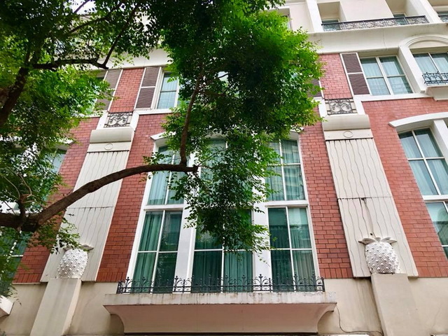 For RentTownhomeSukhumvit, Asoke, Thonglor : HR1347 House for rent in the middle of Krung Thonglor, Soi Thonglor 14, fully furnished, ready to move in. Near BTS Thonglor