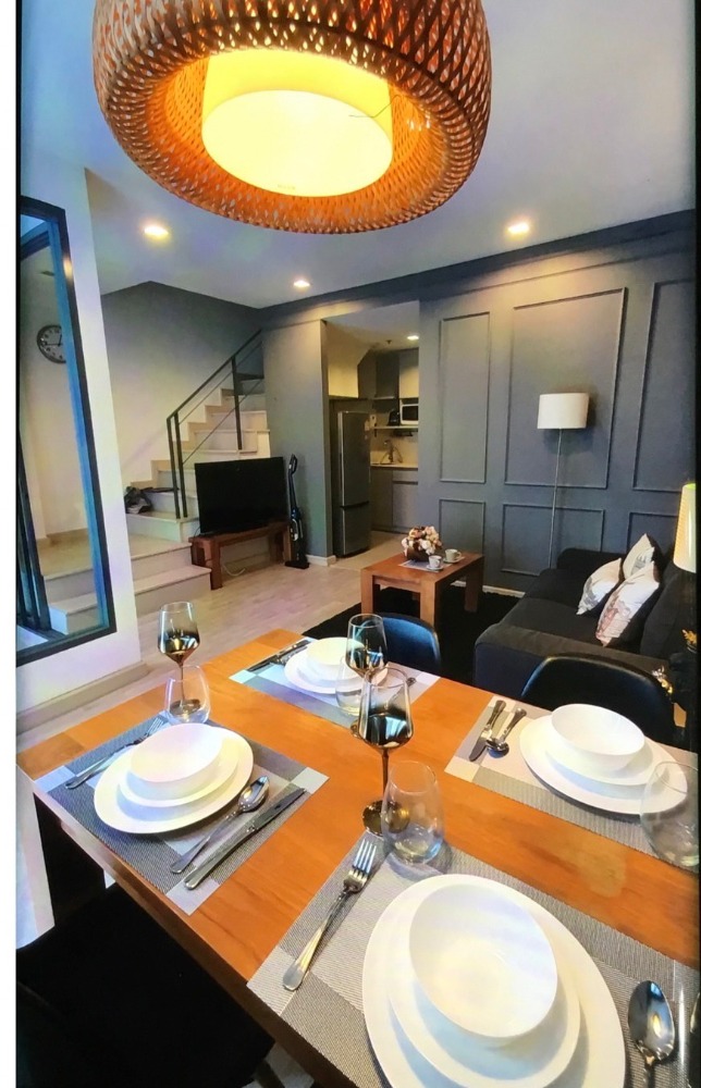 For RentCondoOnnut, Udomsuk : Condo for rent Ideo mobi Sukhumvit 81 near BTS, beautiful duplex room, ready to move in.