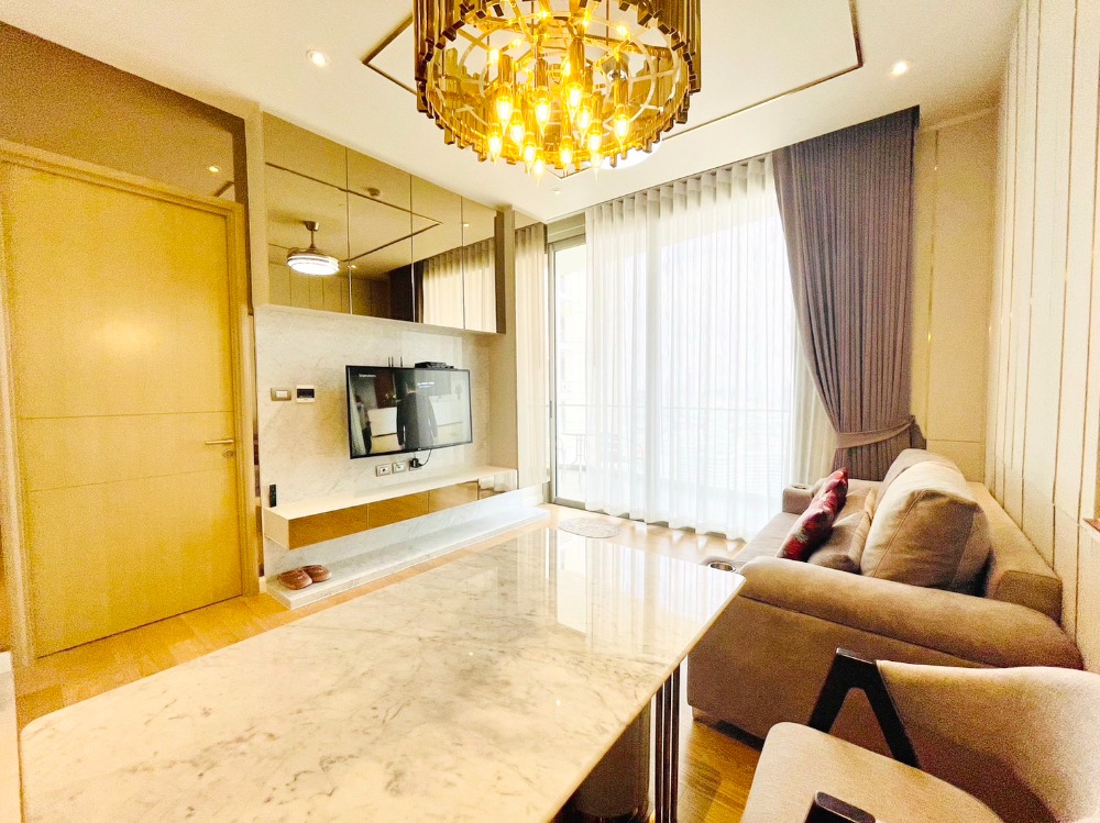 For RentCondoWongwianyai, Charoennakor : 1889😊 For RENT 1 bedroom for rent🚄BTS Saphan Taksin🏢Magnolias Waterfront Residence Magnolias Waterfront Residence🔔Area: 61.00 sq m.💲 Rent: 85,000฿📞O99-5919653,065-9423251✅LineID:@sureresidence