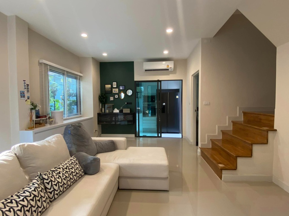 For RentTownhomePattanakan, Srinakarin : 🔴30,000฿🔴 𝐕𝐞𝐫𝐯𝐞 𝐑𝐚𝐦𝐚 𝟗 | Verve Rama 9 ♦️ Beautiful house near department store. Happy to serve you 🙏✍️ If interested, contact via Line. Responses very quickly @bbcondo88​ ✍️ Asset code​ 879-B5306