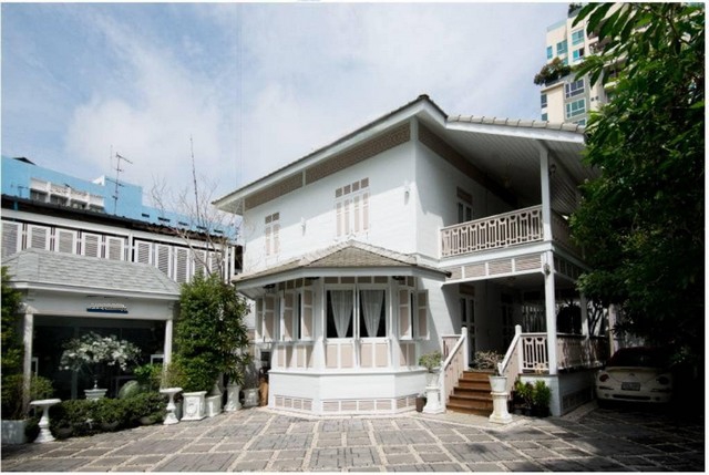 ให้เช่าบ้านสยาม จุฬา สามย่าน : HR1350ให้เช่าบ้านไม้โบราณ 2 ชั้น ถ.ทรัพย์ ย่านสี่พระยา ใกล้MRT สามย่าน เหมาะทำสตูดิโอ คาเฟ่ ร้านอาหาร