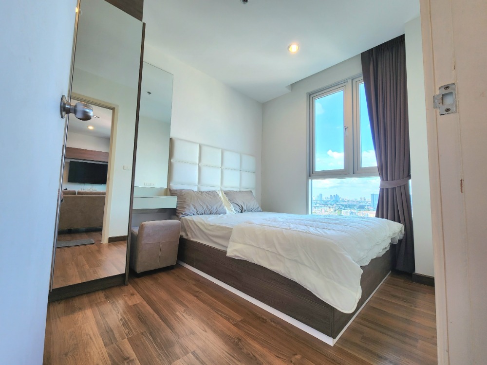 ถานะตามภาพปก**พร้อมผู้เช่า**ขายห้องพิเศษ เป็นห้อง Combine. 2 ห้องรวมกัน ได้ขนาดใหญ่ และได้สิทธิจอดรถ 2 คัน ชีวาทัย อินเตอร์เชนจ์ เตาปูน Loading...