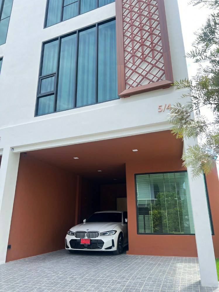 For RentTownhomeYothinpattana,CDC : New home office for rent, fully furnished, location along Ekamai Expressway, Ramintra, BTS Lat Phrao 71, 65,000/month.
