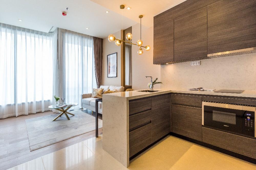 For RentCondoSukhumvit, Asoke, Thonglor : Room for rent at The Esse Asoke. New year-end price. If interested, call 08-2625-2826 (Off).