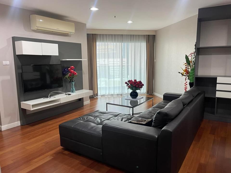 ขายคอนโดพระราม 9 เพชรบุรีตัดใหม่ RCA : ขาย 📌 Belle Grand Rama 9 ขนาด 105.73 Sq.m. 3 bed 2 bath 10.95 ล้านบาท โทร 093-6292247 นัท