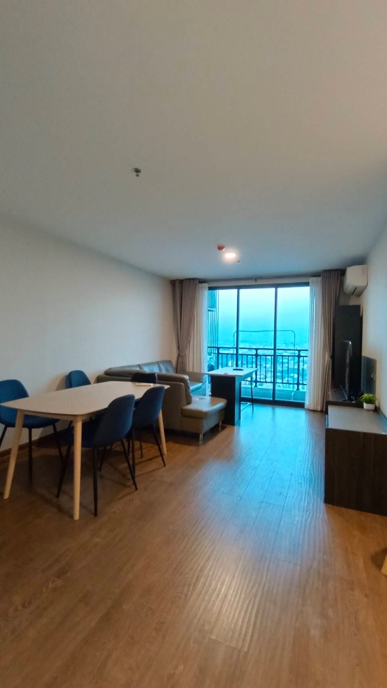 For RentCondoRatchadapisek, Huaikwang, Suttisan : For rent, Artisan Ratchada, high floor, beautiful city view, has washing machine, fully furnished, contact 092-2424-789.