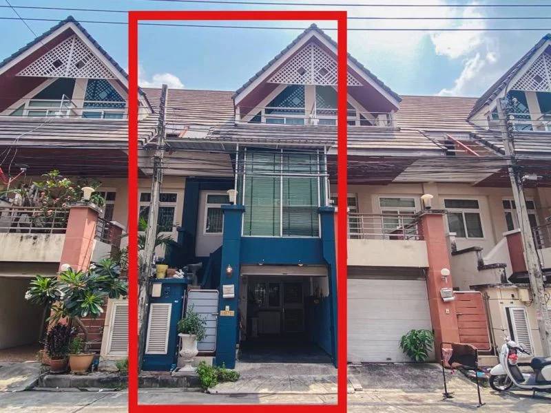 For RentTownhomeLadprao101, Happy Land, The Mall Bang Kapi : ⚡ For rent, 3-story townhome, Merit Place Village, Lat Phrao 87, Intersection 10, near BTS, size 21 sq m. ⚡