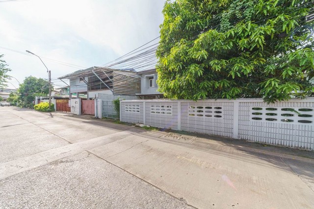 ให้เช่าบ้านพัฒนาการ ศรีนครินทร์ : HR1354ให้เช่าบ้านเดี่ยว 2 ชั้น หมู่บ้านนักกีฬาแหลมทอง กรุงเทพกรีฑา เดินทางสะดวก เหมาะอยู่อาศัย