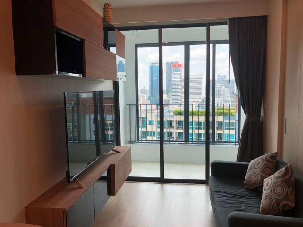 For RentCondoSiam Paragon ,Chulalongkorn,Samyan : For urgent rent, Ideo Q Chula, Samyan, 1 bedroom, high floor, beautiful room, next to Samyan MRT, Chulalongkorn, Samyan Mitrtown. To make an appointment to see the room, call: 086-888-9328