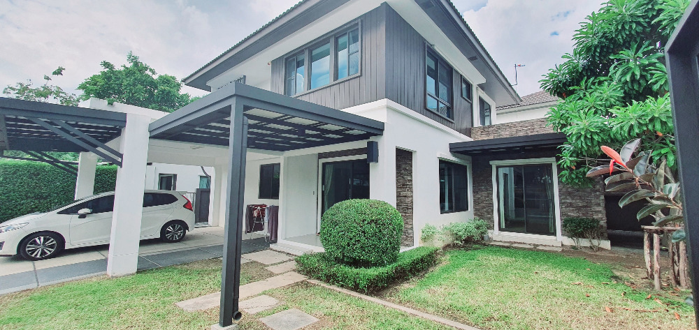 For RentHouseBangna, Bearing, Lasalle : House with Garden 4 Bedroom for Rent in Bangna