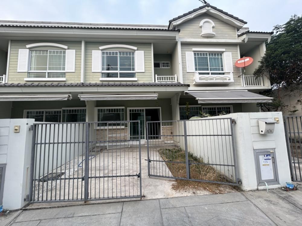 For RentTownhomeSamut Prakan,Samrong : For rent, Indy Village 1, Bangna Km. 7, has air conditioning and washing machine. But there is no furniture.