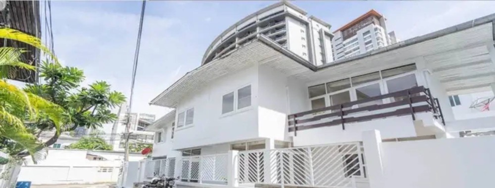 ให้เช่าบ้านวิทยุ ชิดลม หลังสวน : ให้เช่า บ้านเดี่ยว 2 ชั้น 5 ห้องนอน ใกล้ BTS เพลินจิต, เซ็นทรัลเวิลด์, ประตูน้ำ, รร.นานาชาติ BSB *รับสัตว์เลี้ยง พิจารณาเป็นเคส*