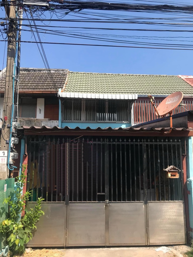 For RentTownhomeLadprao101, Happy Land, The Mall Bang Kapi : 2-story townhouse for rent, Soi Lat Phrao 95, new condition, near MRT Mahadthai.