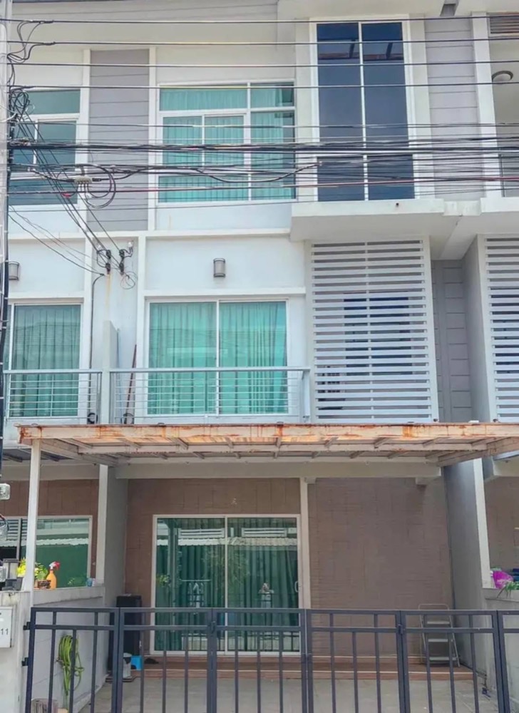 ให้เช่าทาวน์โฮมลาดกระบัง สุวรรณภูมิ : ให้เช่า ทาวน์โฮม 3 ชั้น 3 ห้องนอน เลียบมอเตอร์เวย์พระราม 9-สุวรรณภูมิ ติดมหาวิทยาลัย Stamford, รร.นานาชาติเวลลิงตัน, แอร์พอร์ตลิงค์หัวหมาก