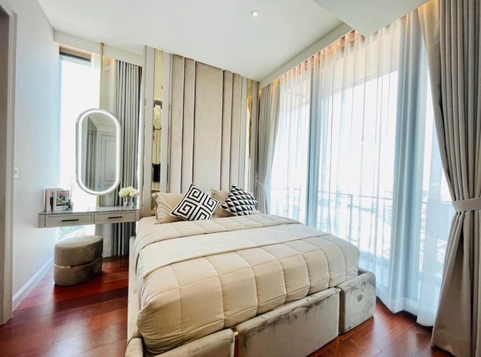 For RentCondoSukhumvit, Asoke, Thonglor : *Condo for rent Khun by yoo 170,000 baht, 2 bedrooms, 82 sq m. BTS Ekkamai (1.2 km.) BTS Thong Lor (1.5 km.) near Ekkamai, Thonglor, Sukhumvit, Rama 9, Ratchada, Asoke, Chidlom.