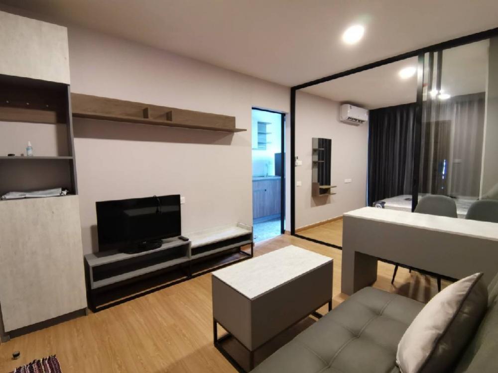 For RentCondoSamut Prakan,Samrong : For rent: The Cube Loft Srinakarin-Theparak, beautiful room, morning sun, fully furnished, ready to move in.