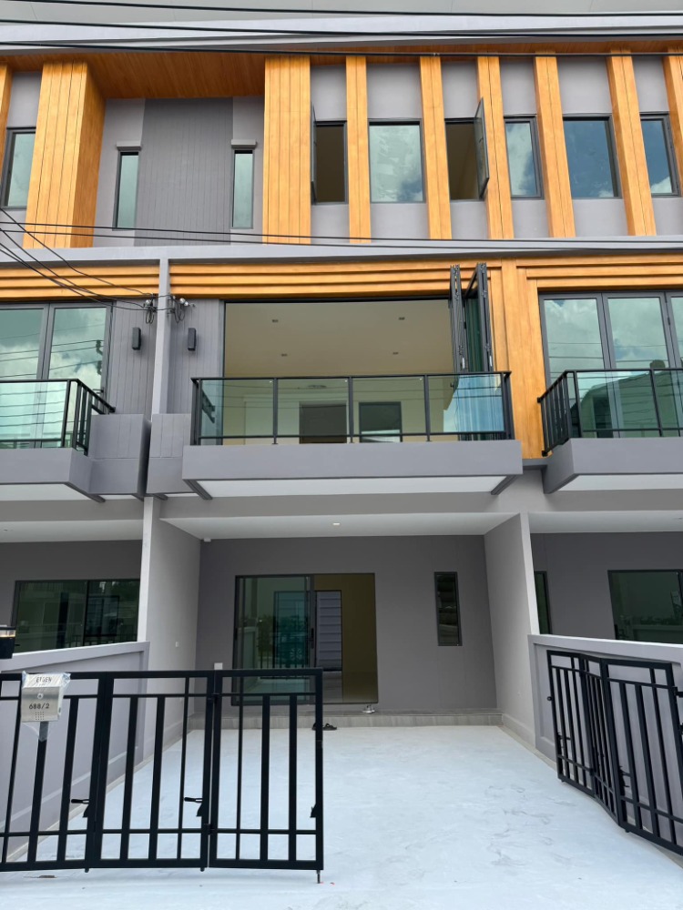 ให้เช่าทาวน์โฮมลาดกระบัง สุวรรณภูมิ : ให้เช่าทาวน์โฮม  ไอเจ้นท์ พระราม 9