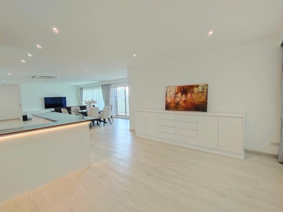 ให้เช่าคอนโดสีลม ศาลาแดง บางรัก : Silom Condominuim for Rent - 2 beds  - 151 sqm - 65000 THB
