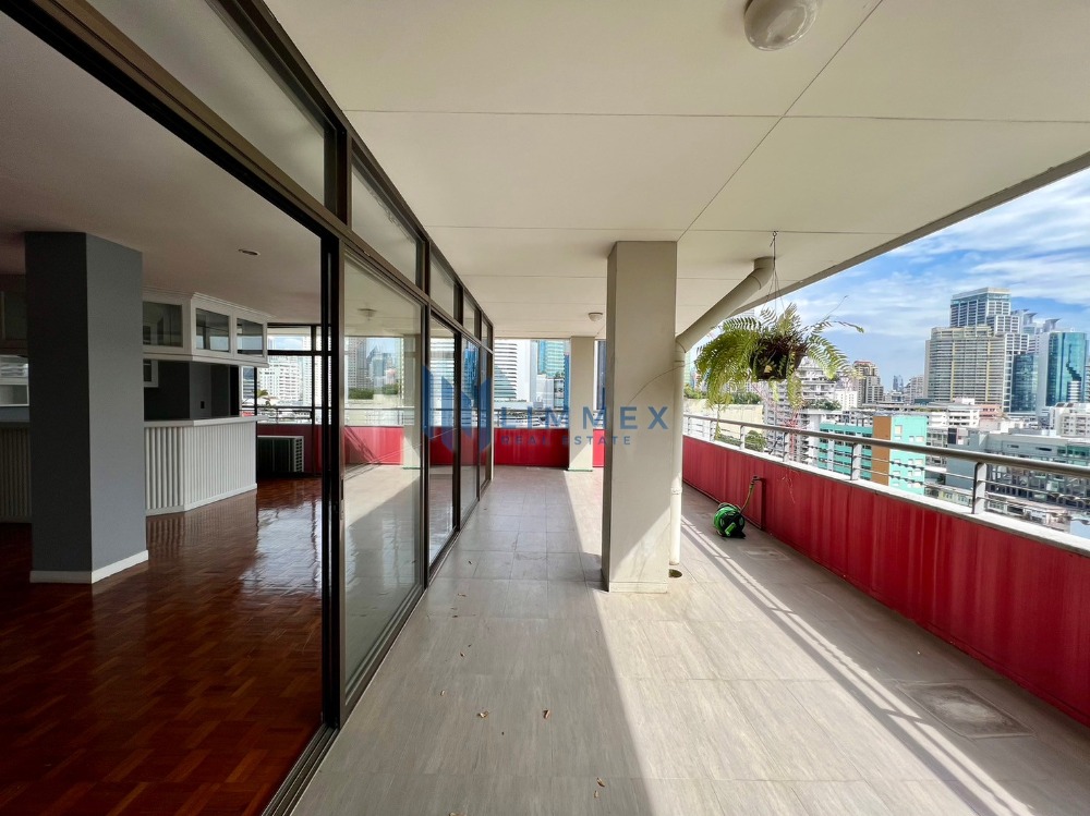 For SaleCondoNana, North Nana,Sukhumvit13, Soi Nana : (Code : M122) Good Price! Large 3 Bedrooms Condo with Large Balconies For Sale - BTS Nana