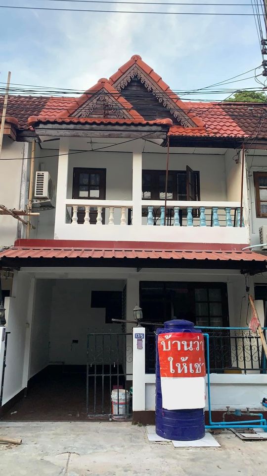 For RentTownhomeChiang Mai : 01RHC043 Two-story townhome for rent 10,000 baht, location near Suan Dok Temple, Muang, Chiang Mai.