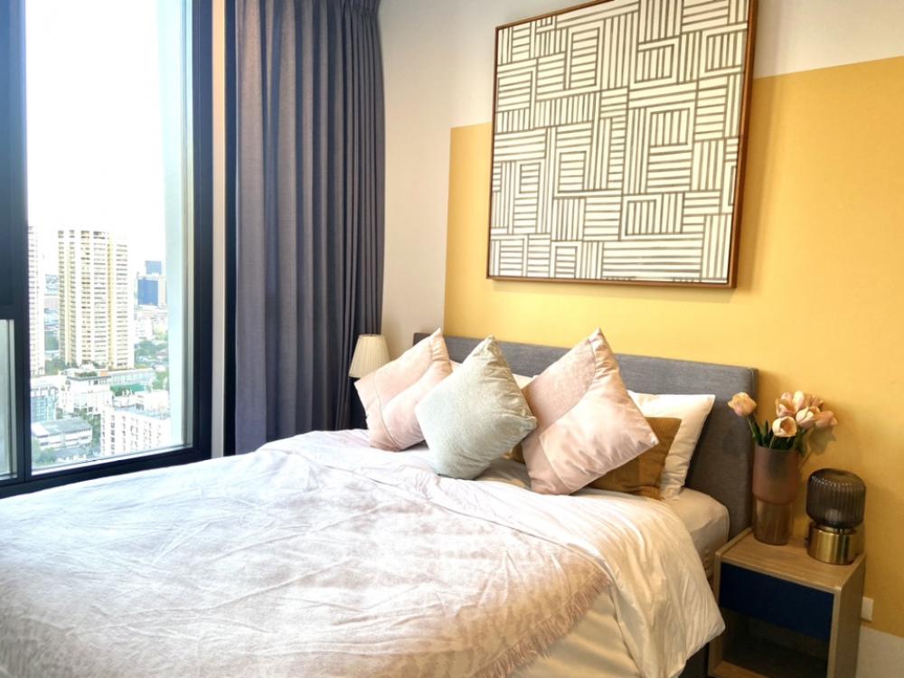 For RentCondoSukhumvit, Asoke, Thonglor : 🍭🍭Beautiful creek for rent, XT Ekkamai Condo, ready to move in, electrical appliances. Fully furnished High floor, beautiful view If interested, please make an appointment to view quickly. Welcome.