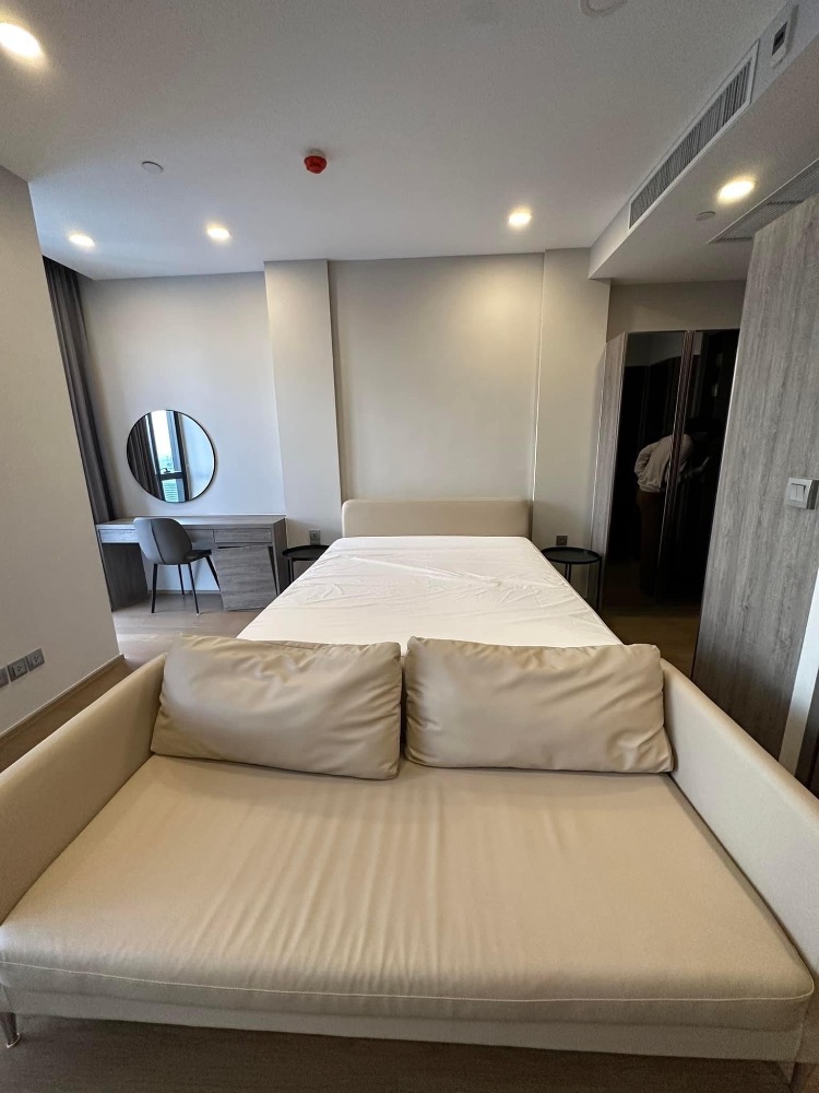 For RentCondoSiam Paragon ,Chulalongkorn,Samyan : New room! For rent: Ashton Chula-Silom, has washing machine, fully furnished, near MRT Sam Yan.