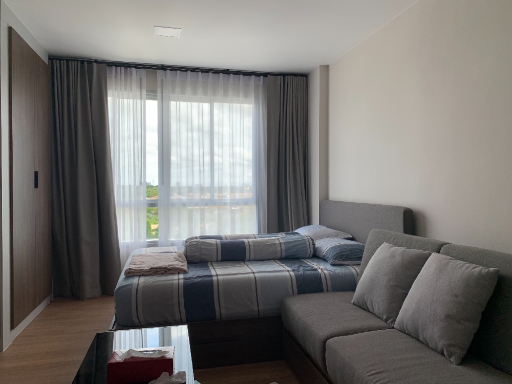 For RentCondoPinklao, Charansanitwong : 👑 Dcondo Tann Charan 👑 The room is in the south, the breeze blows cool, not hot, the furniture and electrical appliances are ready to move in.