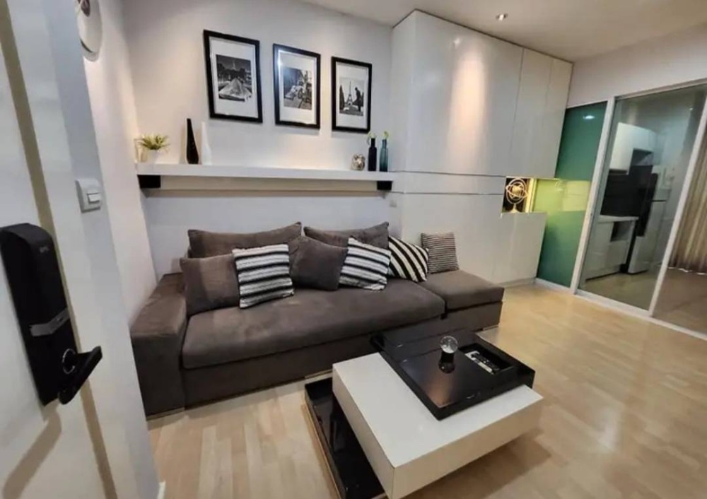 For RentCondoRatchadapisek, Huaikwang, Suttisan : Beautiful room, city view Fully furnished, ready to move in, good price, free maid service to take care of the air conditioner every 3-6 months.