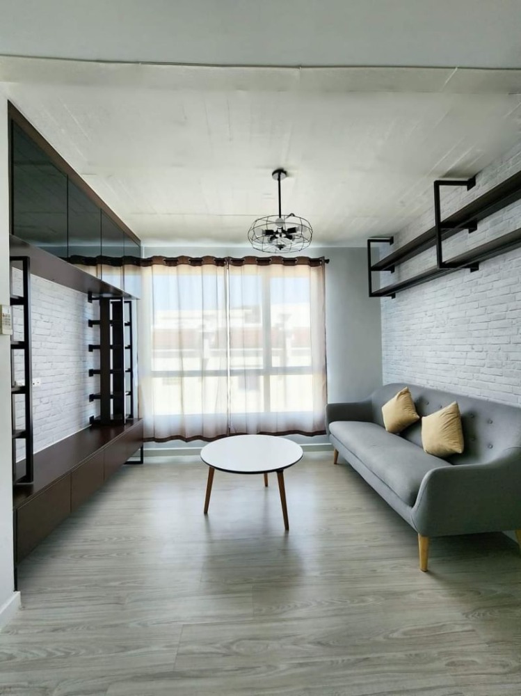 For RentCondoRatchadapisek, Huaikwang, Suttisan : Available for rent!! C Style Condo, interested in negotiating the price? Line:@380lfpic Rooms are rented out very quickly, so hurry up and talk to us.