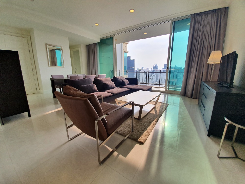 ให้เช่าคอนโดสุขุมวิท อโศก ทองหล่อ : Royce Private Residences - Fully Furnished & Ready To Move In / Centrally Located Close To BTS Asoke