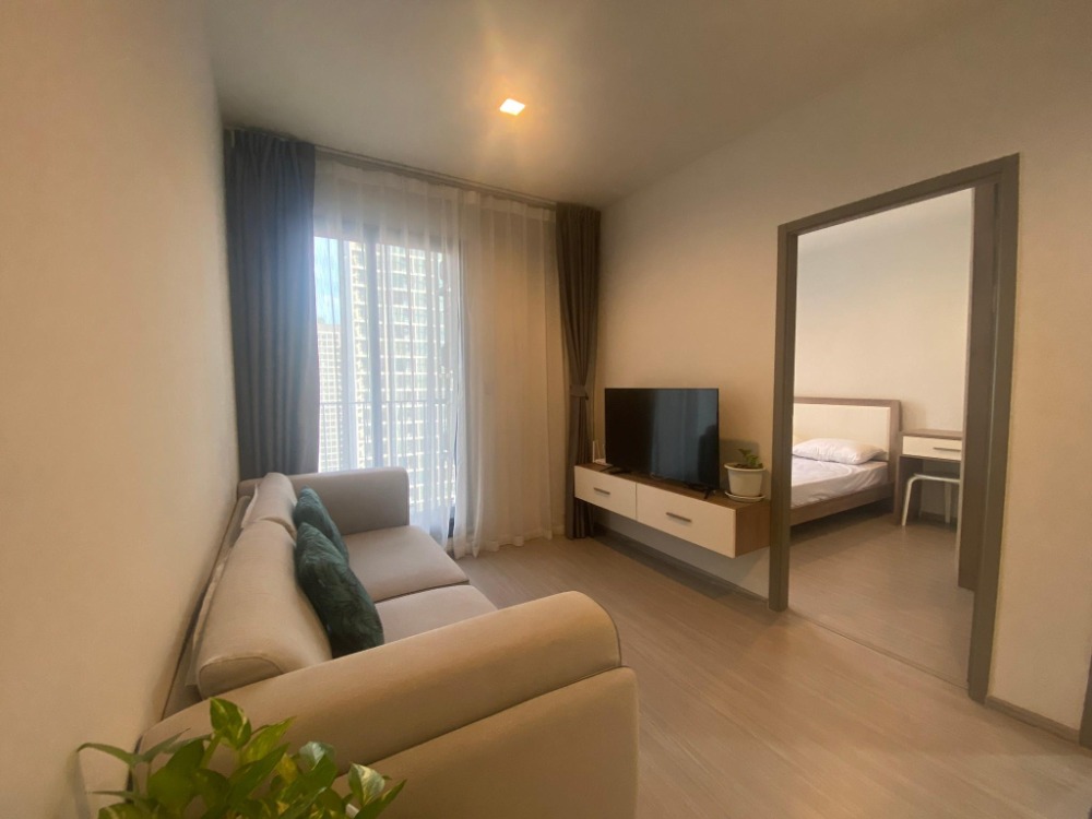 ให้เช่าคอนโดพระราม 9 เพชรบุรีตัดใหม่ RCA : Life Asoke Hype ,2 Bed 1 Bath , Rent Price : 33,000 Baht