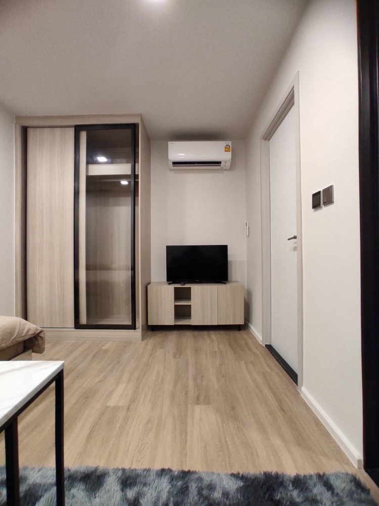 For rent: Atmoz flow Minburi, ready-to-move-in condo, resort style, fully furnished, luxury common area, next to the Pink Line Loading...