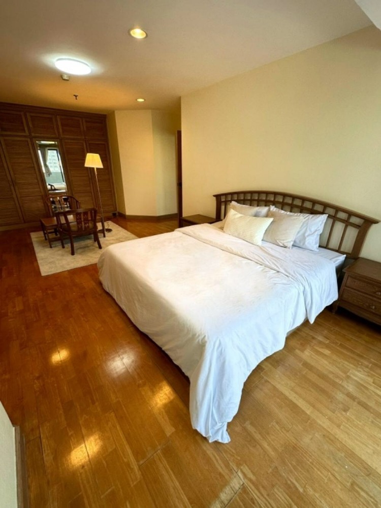 For RentCondoSukhumvit, Asoke, Thonglor : FFT102 Fifty Fifth Tower 3bedrooms, 7th Floor 65,000 baht. 092-597-4998