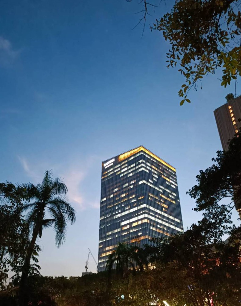 For RentOfficeSiam Paragon ,Chulalongkorn,Samyan : Bangkok Office For Rent Samyan Pathumwan Serviced Office SAMYAN MITRTOWN Office Tower Building Fully-Furnished 13 Workstations Rental Price 130,900 THB/month closed to MRT Samyan, Rama4, Pathumwan, Chulalongkorn