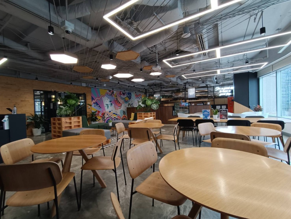 ให้เช่าสำนักงานวิทยุ ชิดลม หลังสวน : ออฟฟิศ สำนักงานให้เช่า เพลินจิต เซอร์วิสออฟฟิศ Serviced Office ตกแต่งสวย พร้อมเข้าอยู่ อาคาร แคปปิตอล ทาวเวอร์ ออลซีซั่น เพลส - Capital Tower All seasons Place ใกล้รถไฟฟ้า BTSเพลินจิต 3 Workstations ราคาเช่า 26,990 บาท