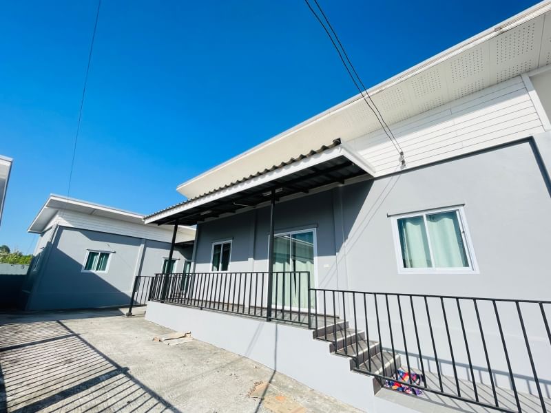 For SaleHouseNong Khai : 2 houses for sale, one price, in front of Khon Kaen University, Nong Khai Campus. Near Ban Mai Market, Thai Lao Bridge