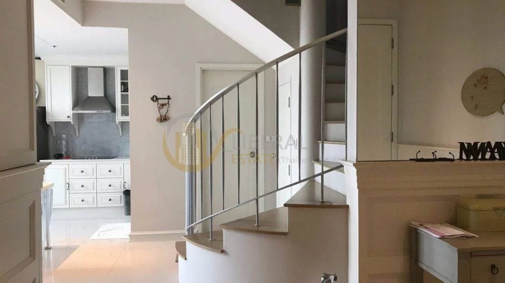 ให้เช่าคอนโดสุขุมวิท อโศก ทองหล่อ : LTH533RE - The Emporio Place Duplex type 2 beds 3 baths 137 Sq.M. nearby Phromphong BTS ONLY 120,000 THB / month