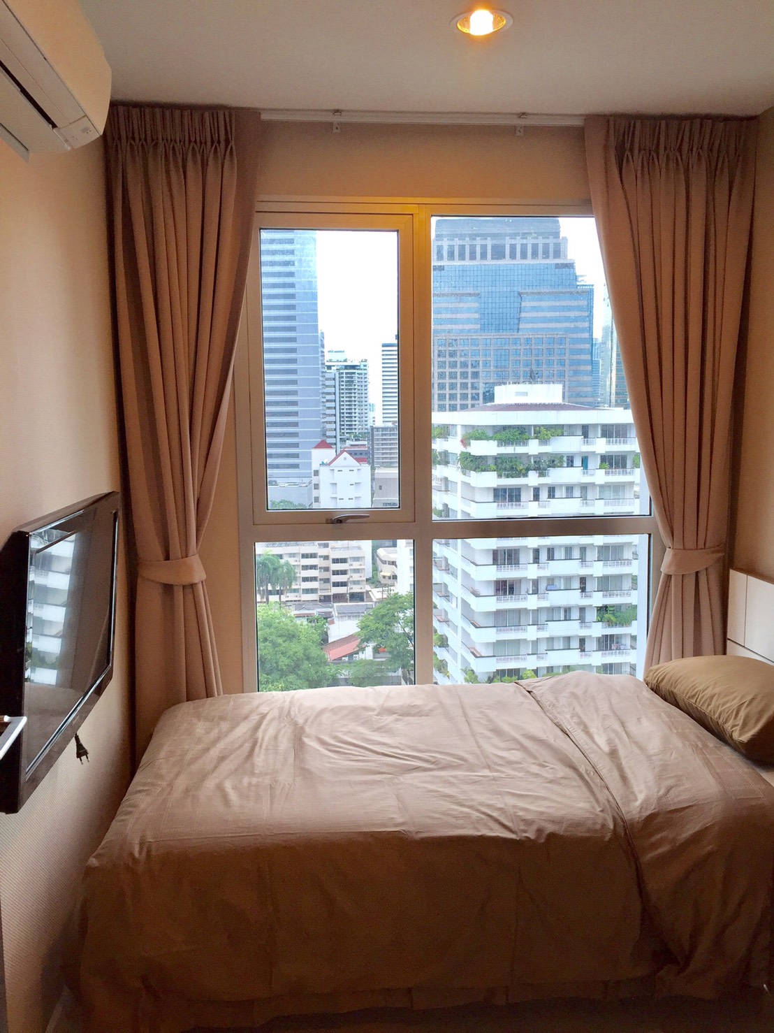 ให้เช่าคอนโดสาทร นราธิวาส : Rhythm Sathorn - Narathiwas for Rent - 2 beds  - 63 sqm - 33500 THB
