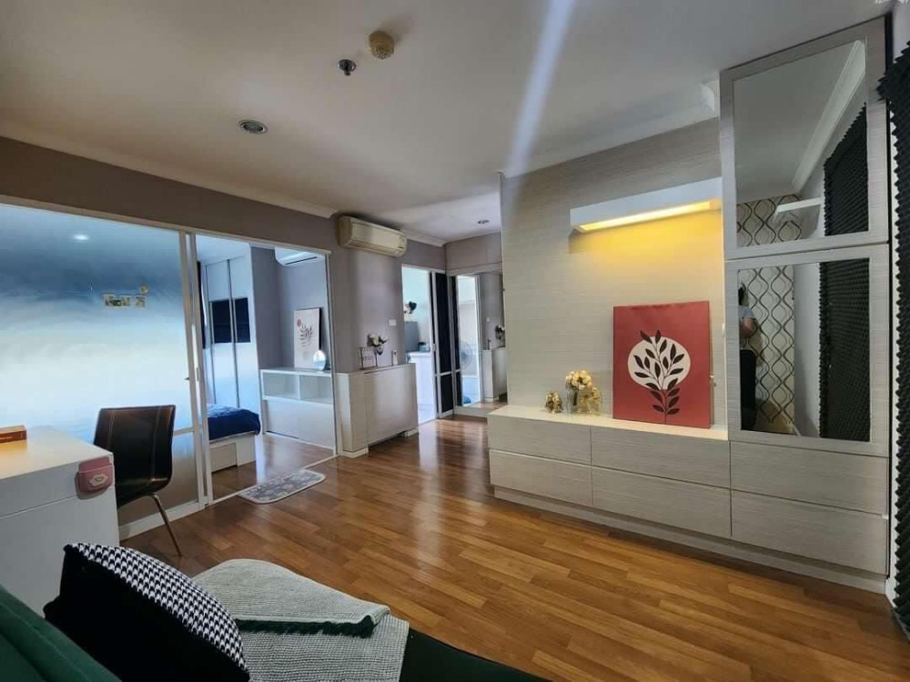 ขายคอนโดพระราม 9 เพชรบุรีตัดใหม่ RCA : S-LP9R156 ลุมพินี เพลส พระรามเก้า 35 ตรม. ชั้น 15 แต่งครบ 3.34 ล้าน 064-959-8900