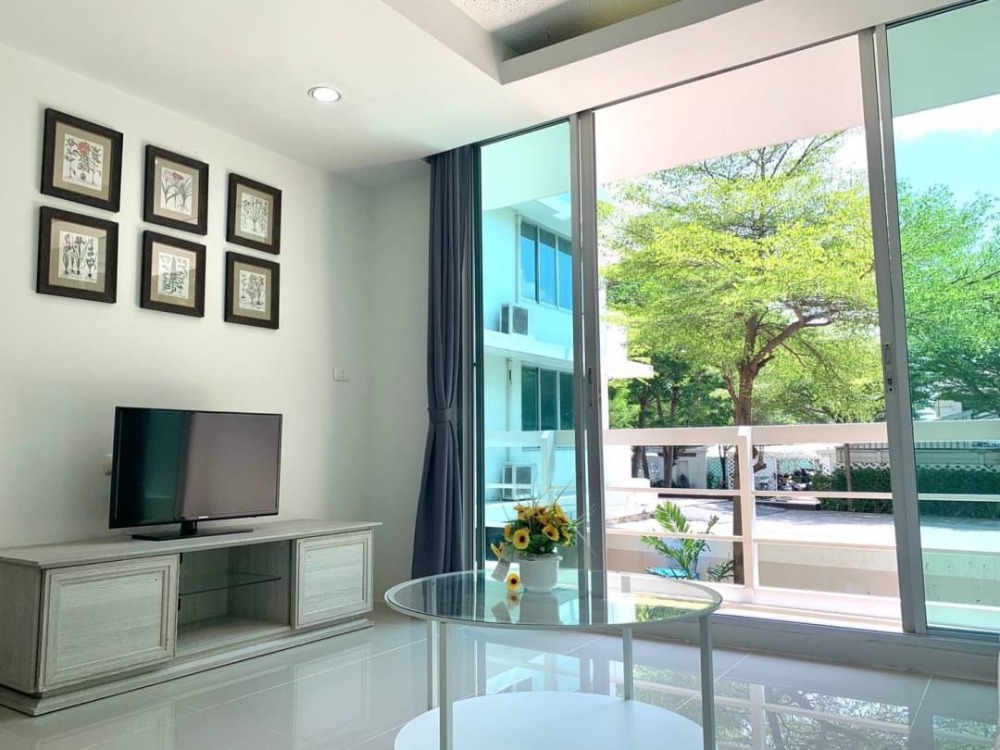 For RentCondoOnnut, Udomsuk : ⭐️For rent Waterford S, size 3 bedrooms, 2 bathrooms, 72 sq m, near BTS, expressway, has a shuttle, complete amenities, beautiful room, fully furnished, ready to move in.