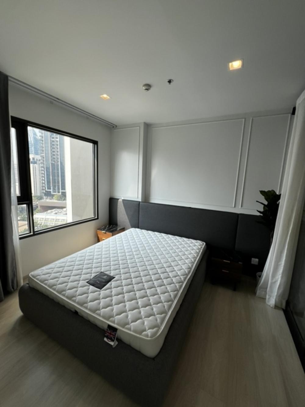 For RentCondoWitthayu, Chidlom, Langsuan, Ploenchit : *Condo for rent, Life one wireless, 28,000 baht, 1 bedroom, 35 sq m. BTS Ploenchit (550 m), BTS Chidlom (900 m), near Witthayu, Chidlom, Ploenchit, Sukhumvit, Rama 9, Ratchada, Lumpini, Sathorn.