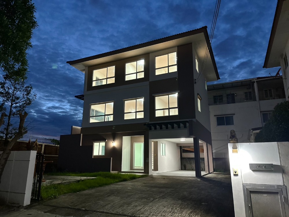 For SaleHouseRama5, Ratchapruek, Bangkruai : For sale, large detached house, lots of space, Casa Ville Ratchaphruek-Chaengwattana, 180 sq m., 75.8 sq m, negotiable.