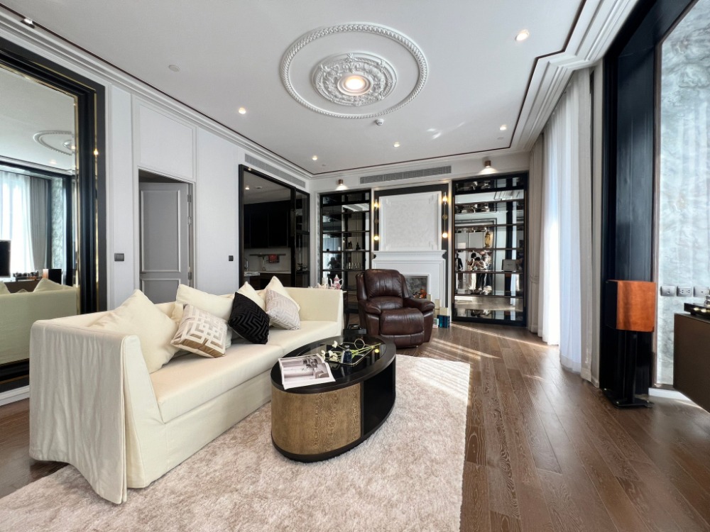 For RentCondoWitthayu, Chidlom, Langsuan, Ploenchit : For sale/rent, 2 bedrooms, luxurious, Lang Suan location, near BTS Ploenchit, walk to Lumpini Park, only 100 m. If interested, contact 094-6144494.