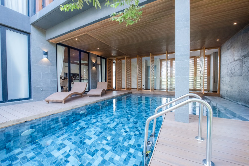 For SaleHouseLadkrabang, Suwannaphum Airport : ✨Single house with elevator and swimming pool. Near Suan Luang Rama 9 and Paradise Park Mall.