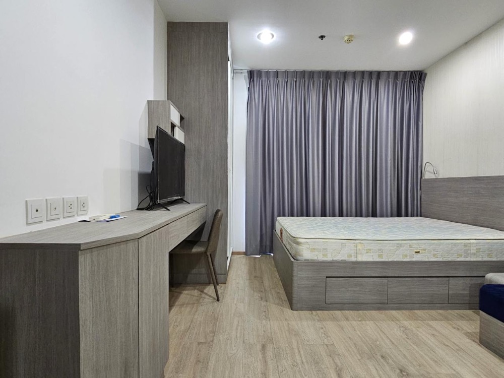 For RentCondoSiam Paragon ,Chulalongkorn,Samyan : Ideo Q Chula - Samyan【𝐑𝐄𝐍𝐓】🔥Modern white STU room, fully furnished, complete with appliances, good central area, has a viewing area, next to Samyan Mitrtown 🔥Contact Line ID: @hacondo